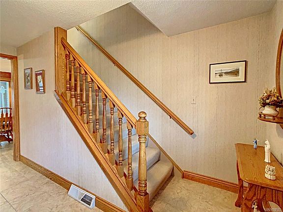 3rd image of 3584 Heatherwood Dr