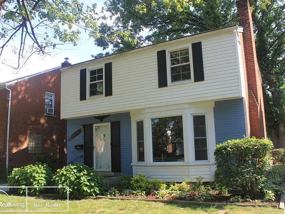 1st image of 21200 Lochmoor St