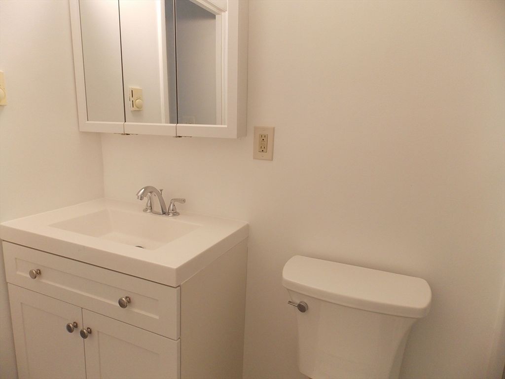 273 Boston Post Rd E APT 12, Marlborough, MA - View 6