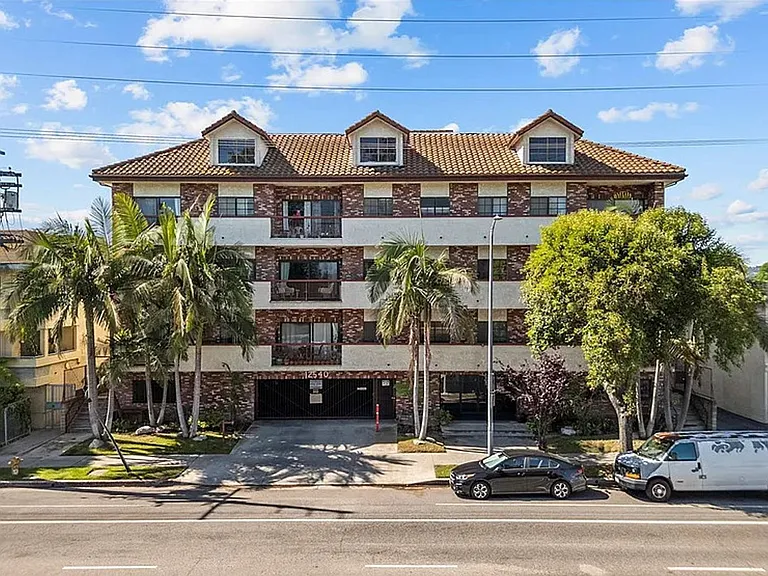 12540 Burbank Blvd #103 — Photo 1