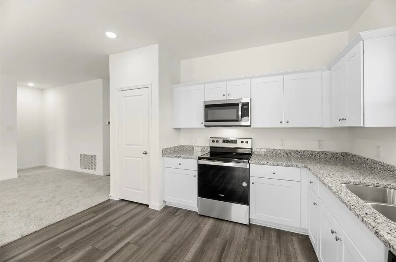 3 bed, 1636 sqft, $2,200 — Photo 4