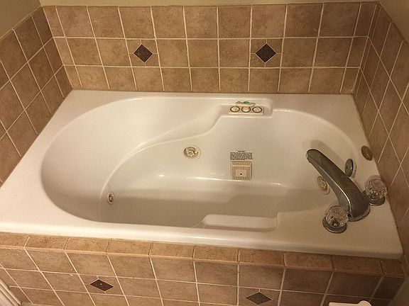 5th image of 4099 Hare Ct