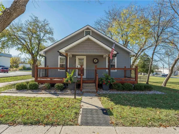 402 SE Green St, Lees Summit, MO 64063