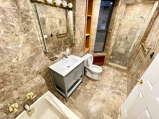 Rented by MOTION New York | media 12