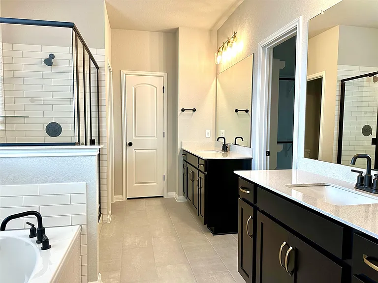 140 Coleto Trl — Photo 7
