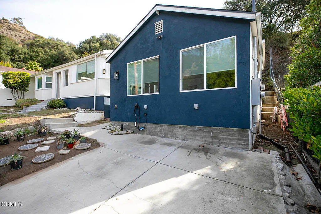 2 bed, 2.0 bath, 1100 sqft, $3,495 — Photo 3
