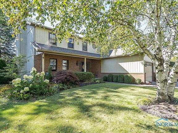 3rd image of 2219 Willowtree Ln