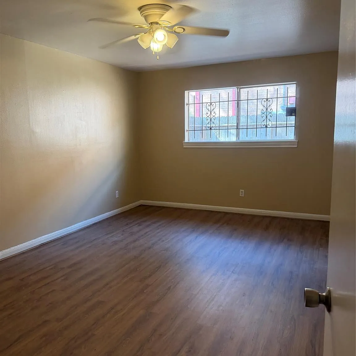 2 bed, 2.0 bath, 1036 sqft, $1,600 — Photo 3