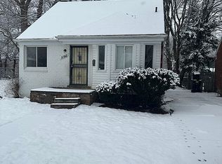 9368 Heyden St, Detroit, MI 48228