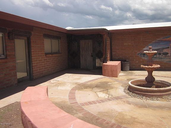 4th image of 924 W San Martin Dr