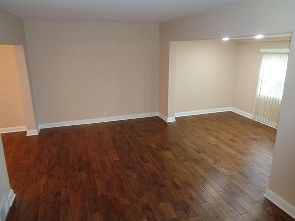 2nd image of 25 Dakota St