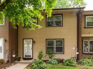 5 Dan Ireland Ct, Plainfield, IL 60544