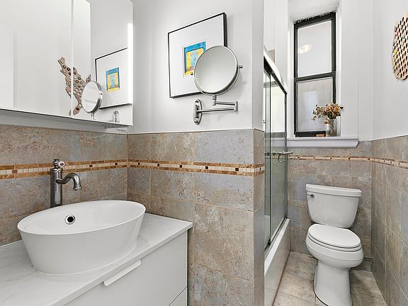 5th image of 61 Eastern Pkwy APT 1G