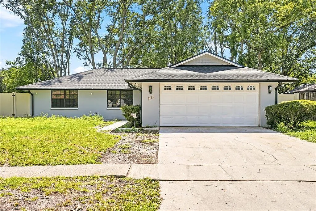 3 bed, 2.0 bath, 1432 sqft, $2,200 — Photo 1
