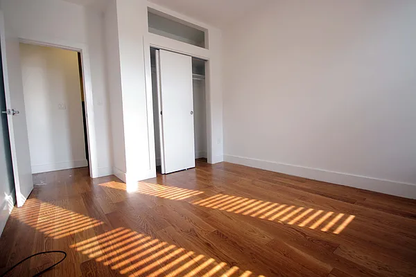 Rented by Link NY Realty | media 28