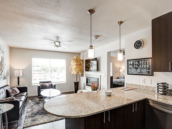 3rd image of 4401 W 107th St #5537029