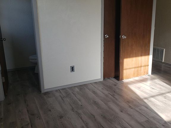 4th image of 1606 N Delaware Ave
