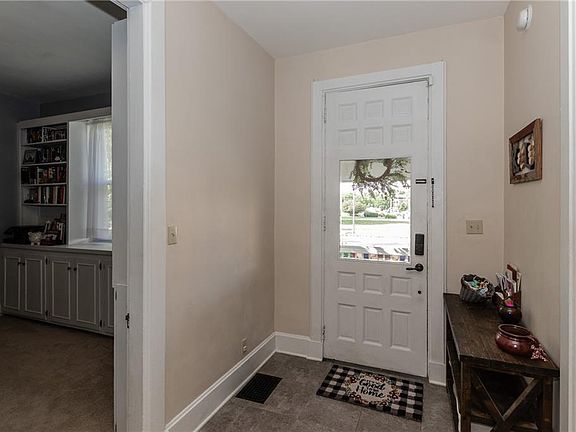 3rd image of 129 W Broadway St