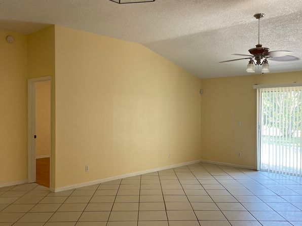 505 Bay Hollow Ct
