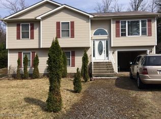 1273 Chandus Way, Tobyhanna, PA 18466