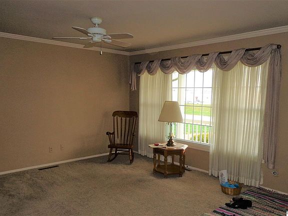 3rd image of 3211 Brentwood Dr