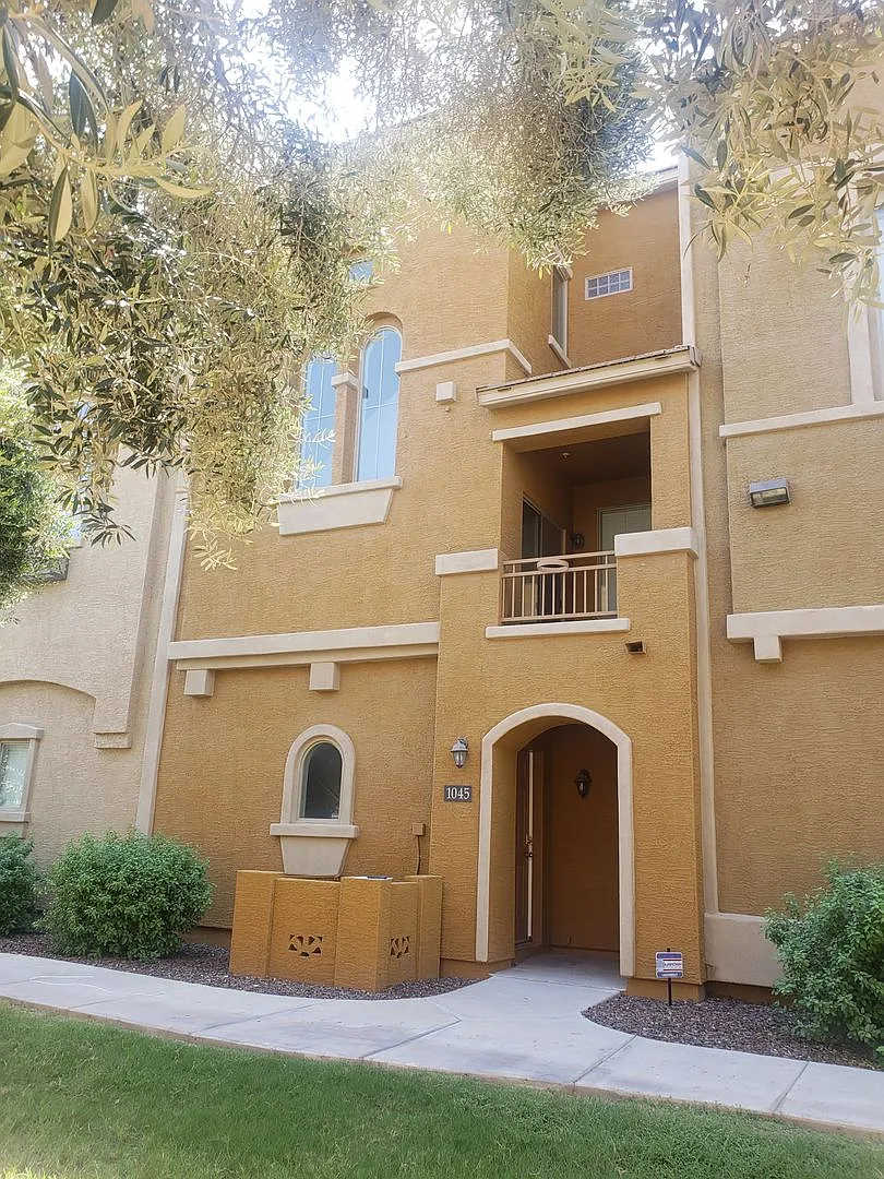 Building Photo - 900 S 94th St #1045