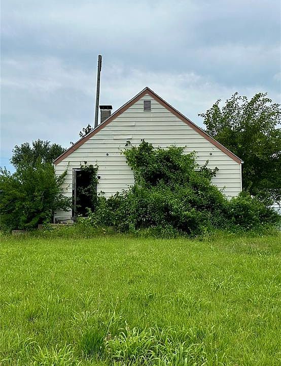2nd image of 2011 Camp Jackson Rd