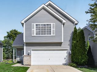4586 Sunflower Cir, Clarkston, MI 48346