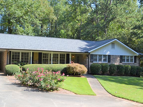 2nd image of 410 Barkshire Ln