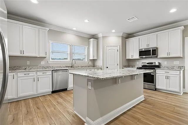 Building Photo - 8862 Lyndanne Dr