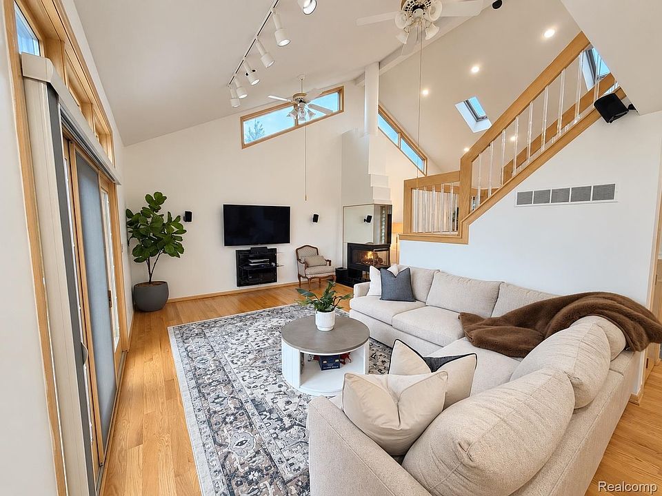 437 N Charlesworth St, photo 10