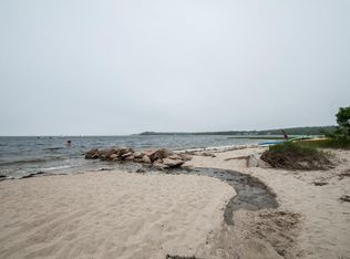 32 Pleasant St, Wareham, MA 02571