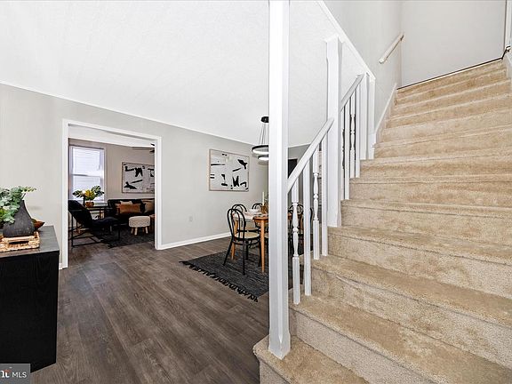3rd image of 120 John St
