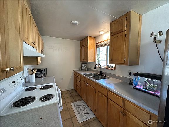 4th image of 8413 S Ainsworth Avenue