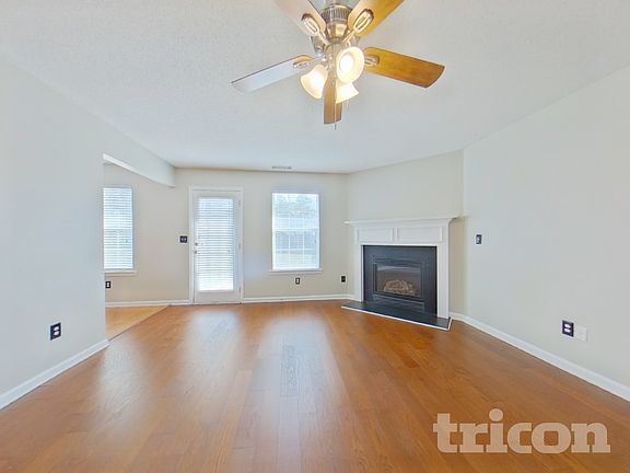 2nd image of 6985 Borowood Ln
