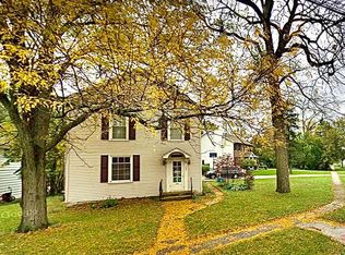 122 Dole Ave, Crystal Lake, IL 60014