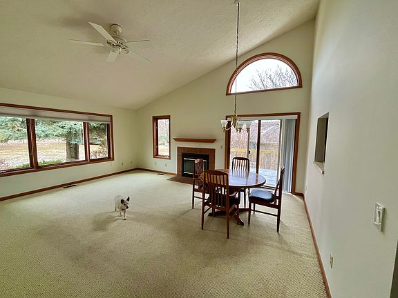 2nd image of 3704 Eastview Dr