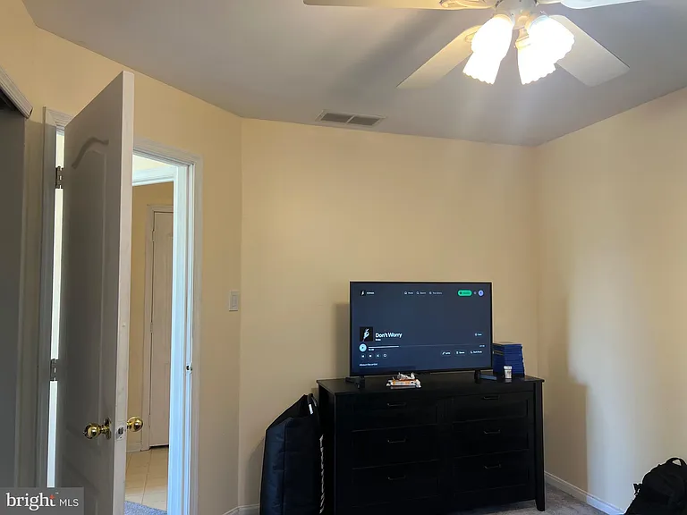 95 Roosevelt Blvd — Photo 24
