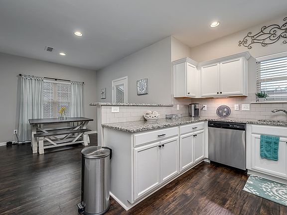 5th image of 1023 Selous Dr