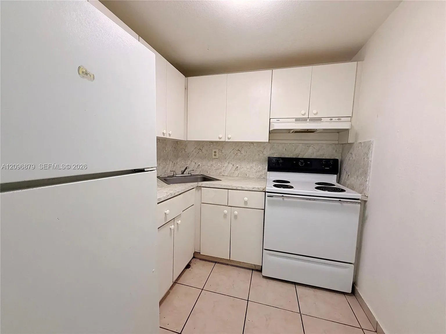 Las Estrellas Condo — Photo 4