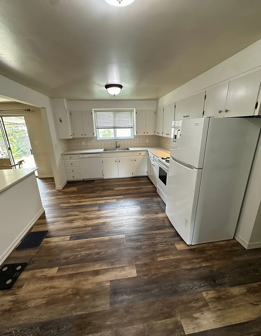 3 bed, 1.5 bath, 1200 sqft, $1,650 — Photo 2