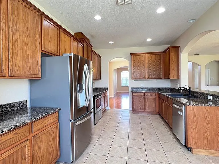 806 Lost Grove Cir — Photo 20