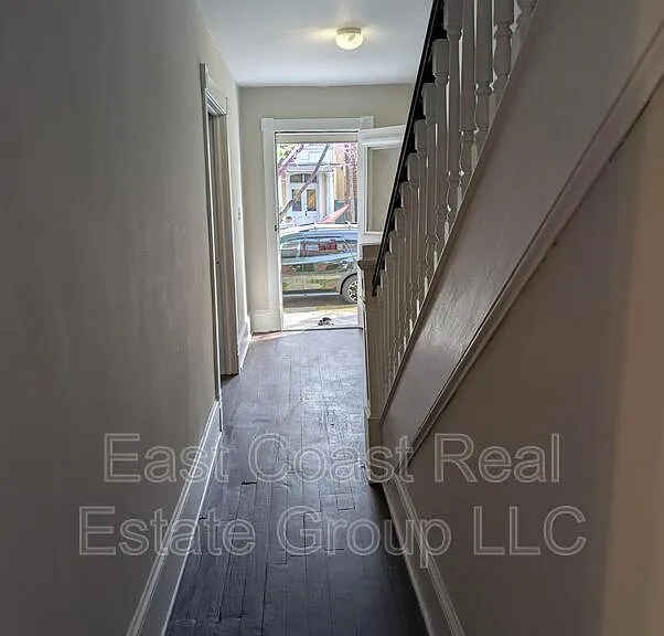 304 1/2 W Martin St — Photo 18