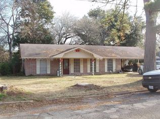 217 Cordell Dr, Crockett, TX 75835