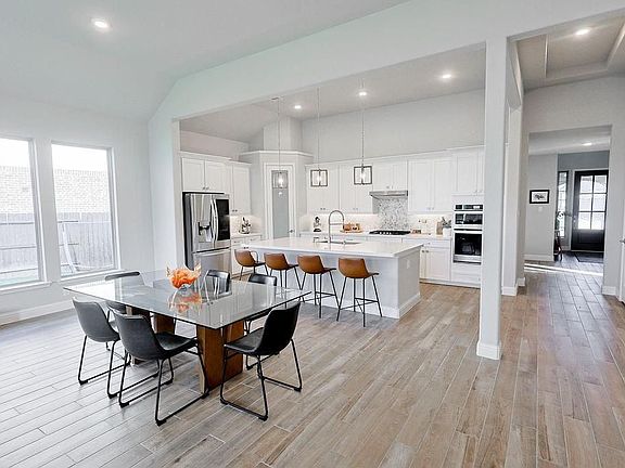 5th image of 1827 Bending Willow Ln