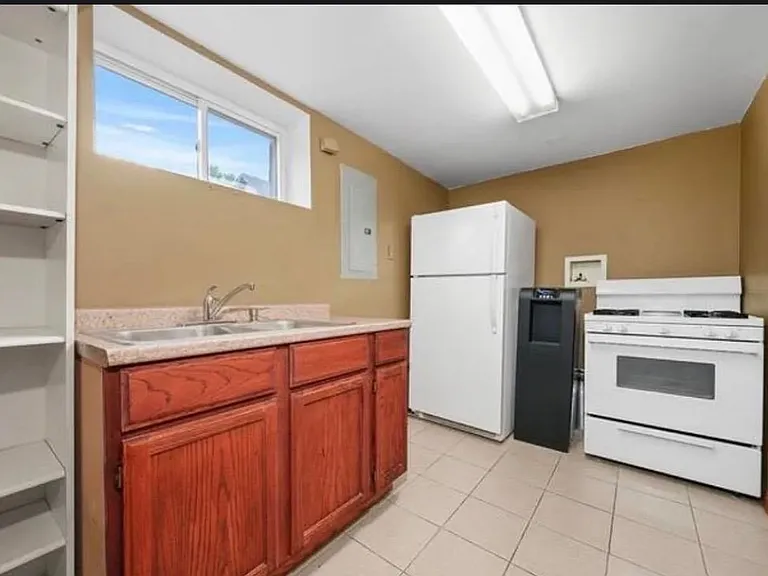 5304 S New England Ave — Photo 12