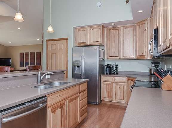4th image of 215 Brighton Dr