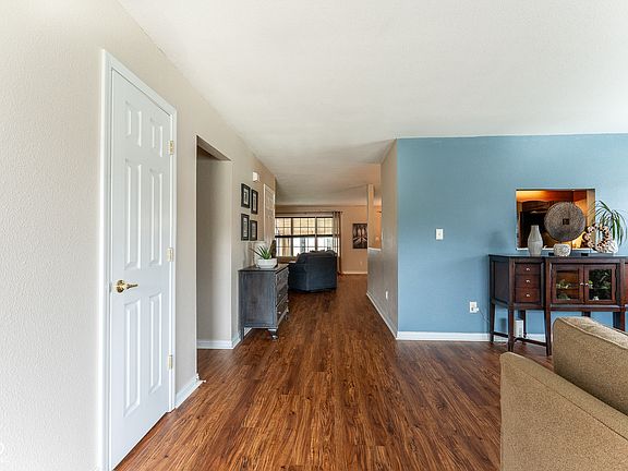 2nd image of 1829 Ernest Dr