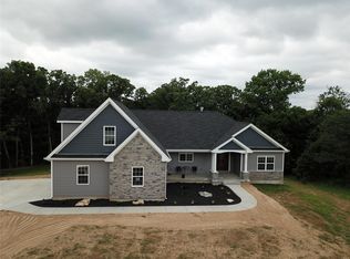 290 Sycamore Ln, Winfield, MO 63389