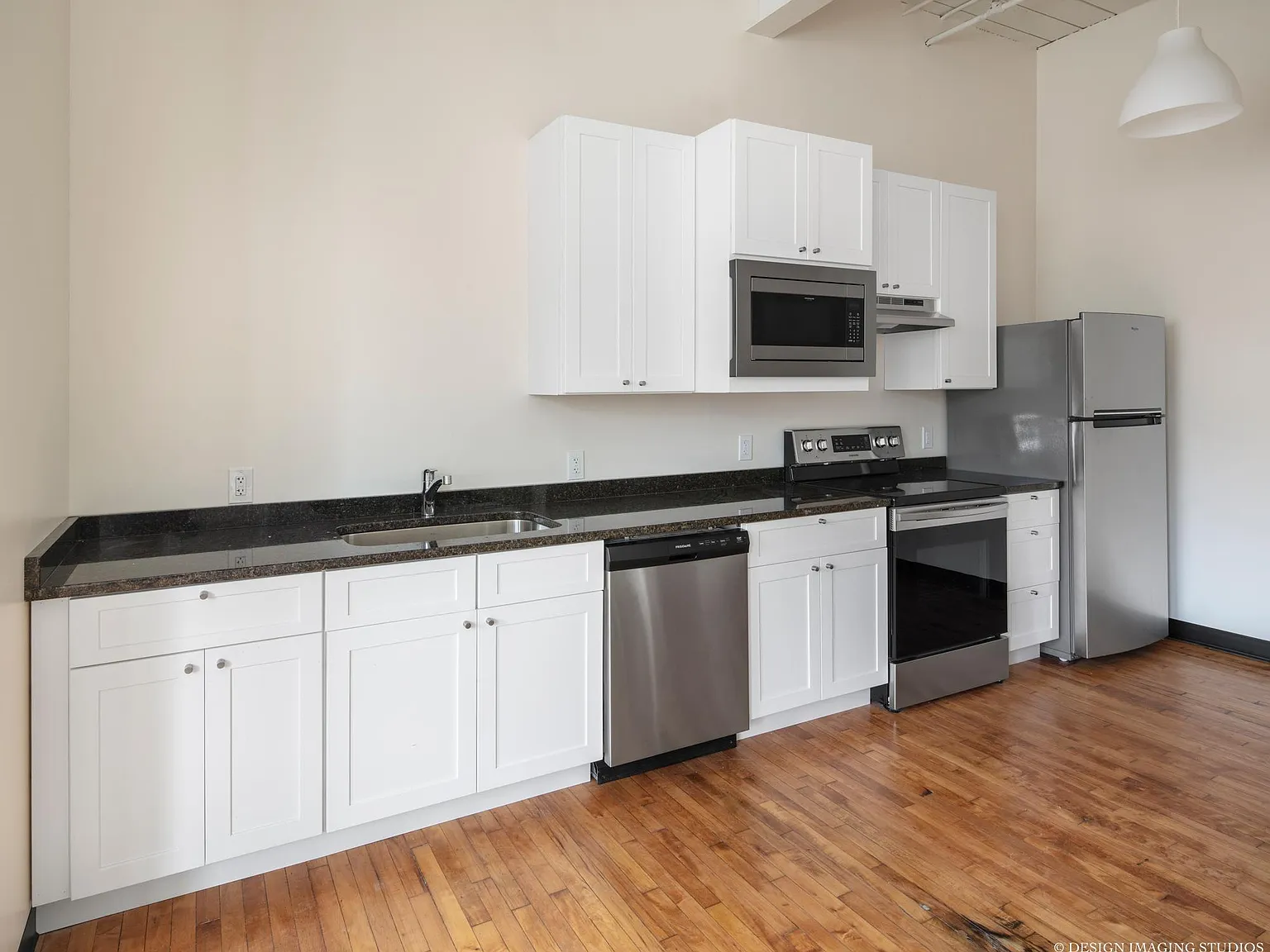 345 Taunton Ave — Photo 3